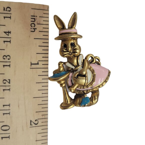 Vtg Danecraft Bunny Pin Brooch Rabbit Hat Bird Bath Gold-Tone Pink Blue Enamel A - Picture 3 of 7